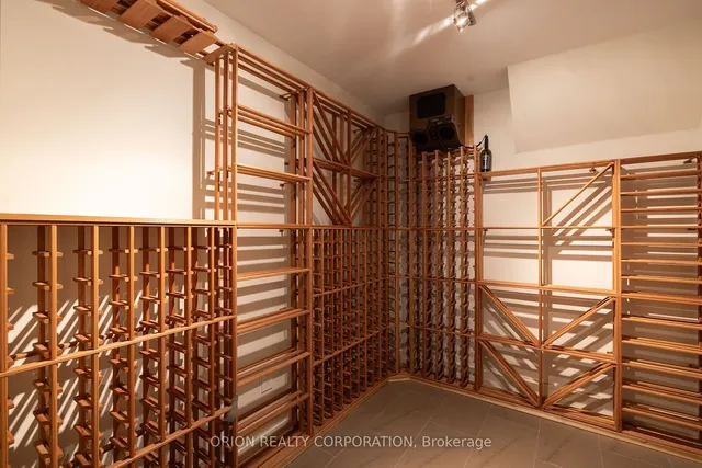 Additional image 32 of 151 Yonge Blvd