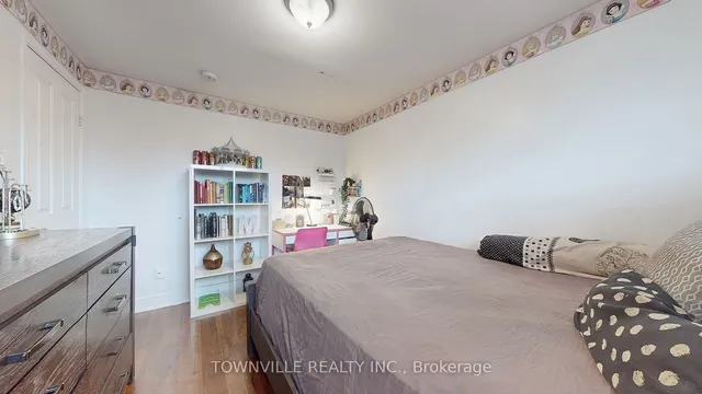 Additional image 22 of 24 Avening Dr