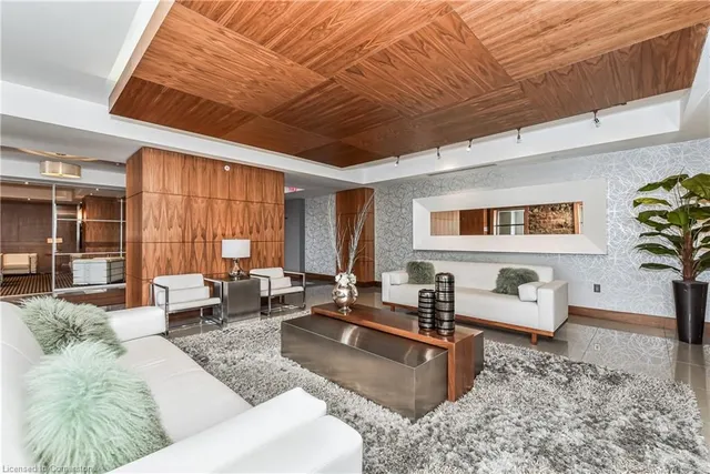 Additional image 4 of 112 Benton St Unit 116