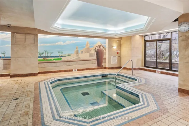 Additional image 37 of 633 Bay St Unit 1407