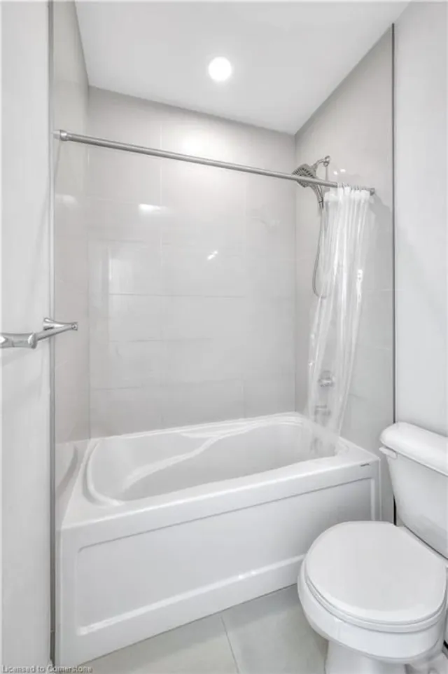 Additional image 28 of 399 Queen St S Unit 211