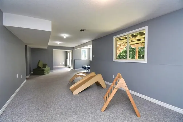 Additional image 37 of 244 MICHENER Cres