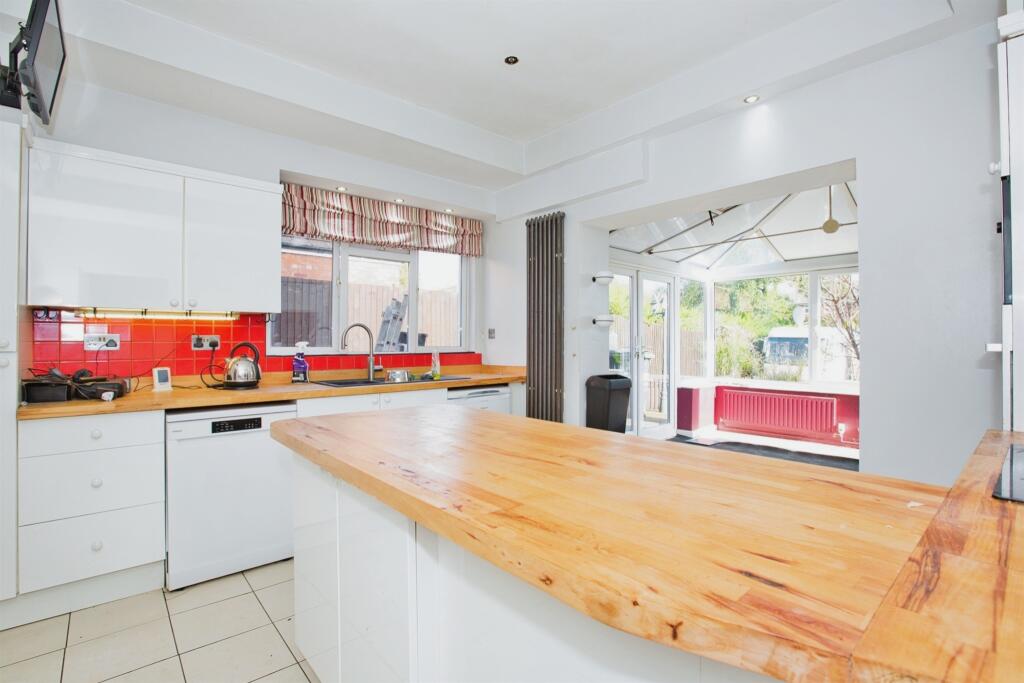 Additional image 5 of Grove Avenue, Yeovil