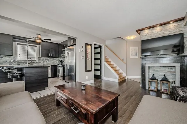 Additional image 6 of 3 REISTVIEW St