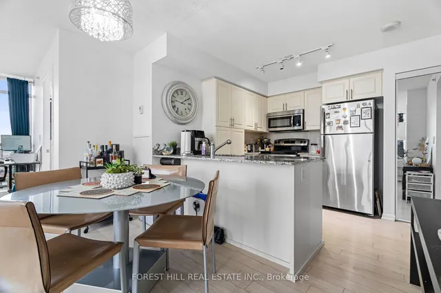 Additional image 11 of 830 Lawrence Ave Unit 2502