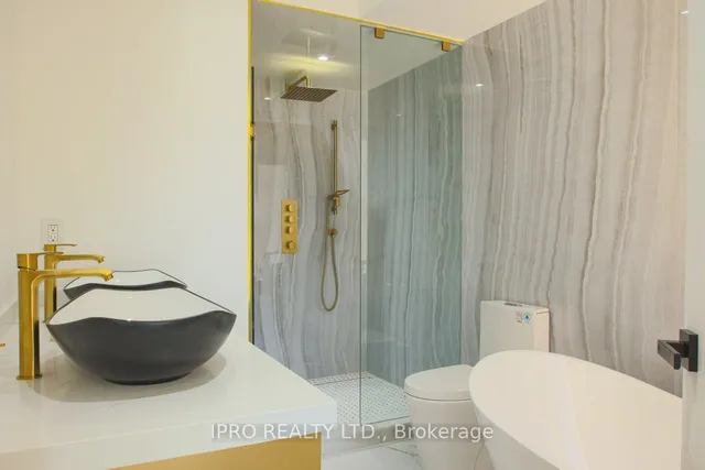 Additional image 19 of 2970B Bayview Ave