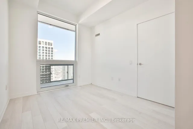 Additional image 14 of 39 Roehampton Ave Unit 3010