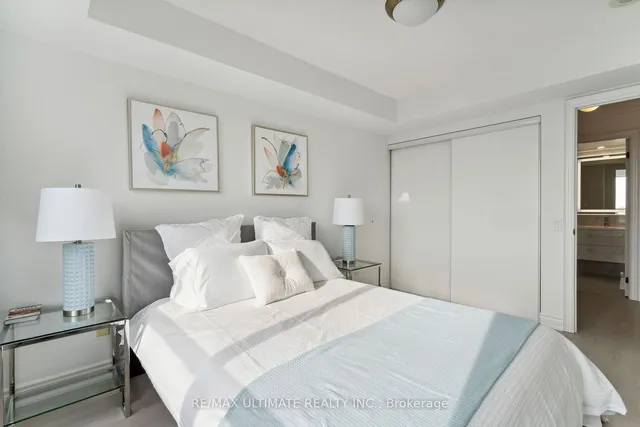 Additional image 9 of 2 Clairtrell Rd Unit #1008