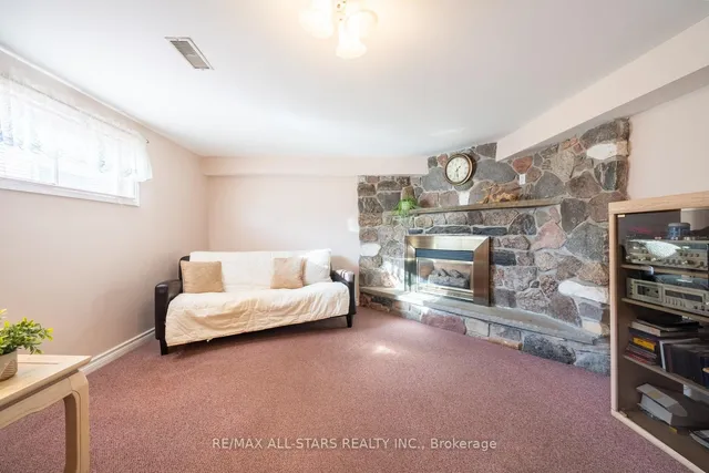 Additional image 20 of 30 Orangewood Cres