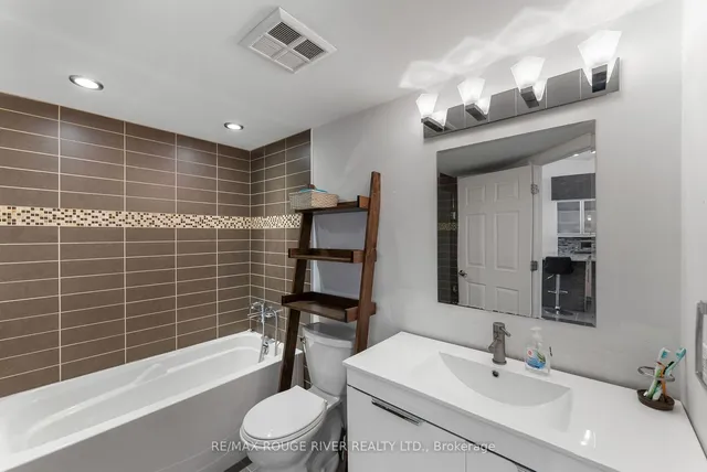 Additional image 19 of 300 Manitoba St Unit 227