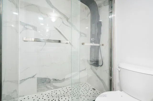 Additional image 24 of 600 Queens Quay Unit 906