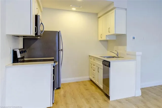 Additional image 9 of 600 Victoria St Unit 23