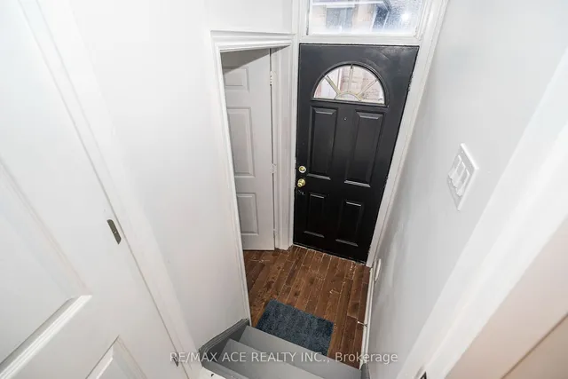 Additional image 21 of 15 Strathavon Dr