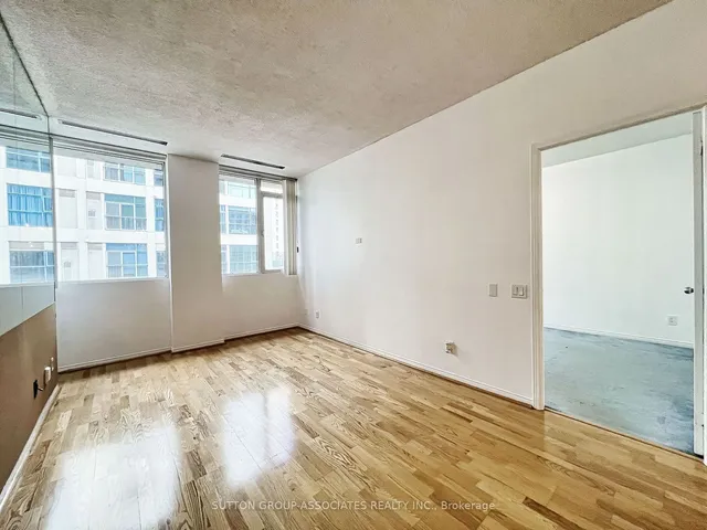 Additional image 10 of 555 Yonge St Unit 406