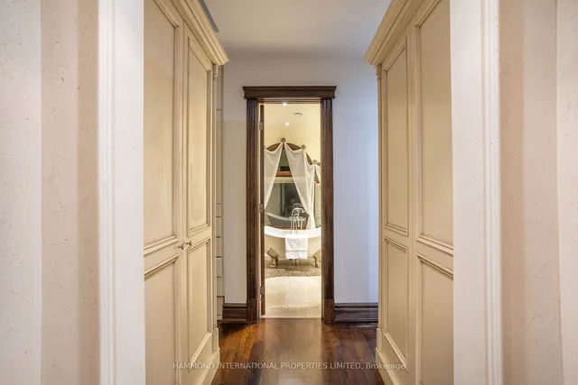 Additional image 32 of 24 York Valley Cres