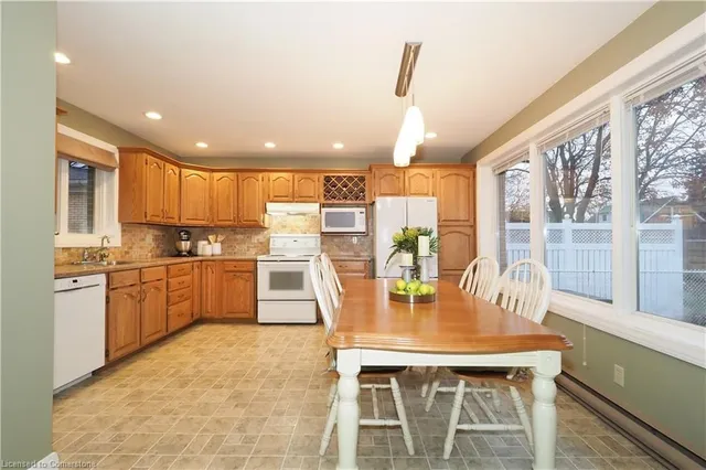 Additional image 20 of 69 Woodward Ave