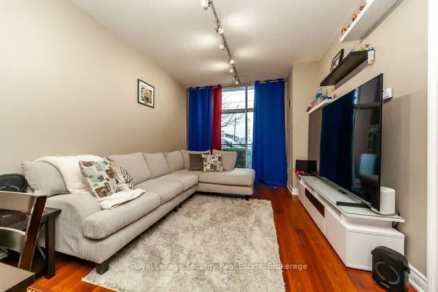 Additional image 3 of 2772 Keele St Unit 105