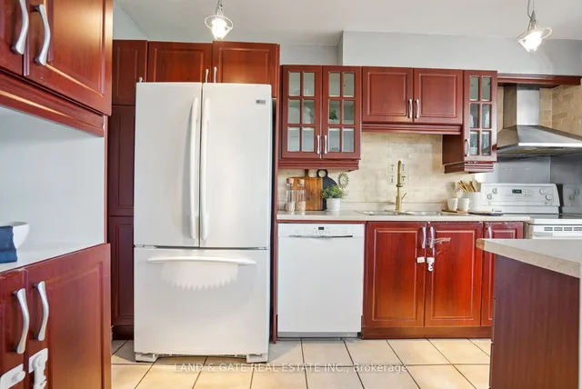 Additional image 18 of 260 Seneca Hill Dr Unit 702