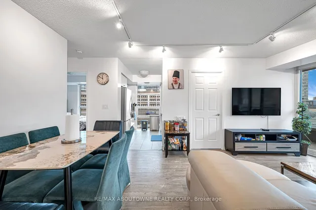 Additional image 9 of 25 Lower Simcoe St Unit 508