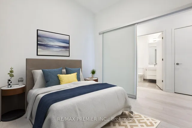 Additional image 11 of 39 Roehampton Ave Unit 3010