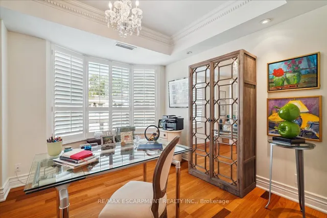 Additional image 12 of 68 Yorkville Ave Unit 304