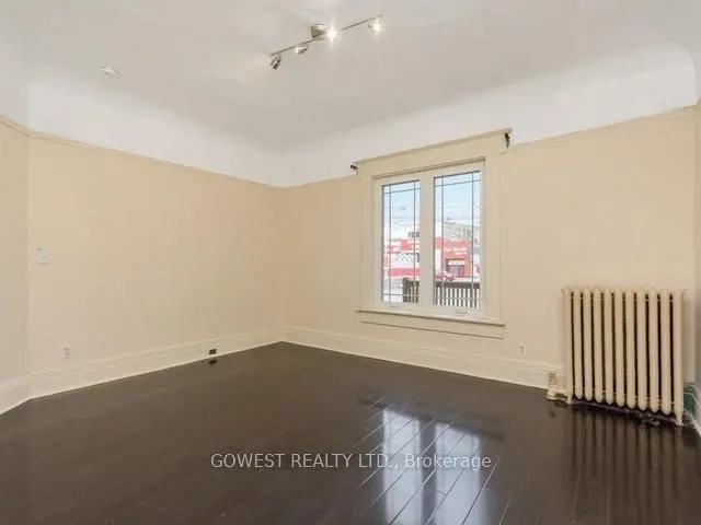 Additional image 9 of 2011 Dundas St