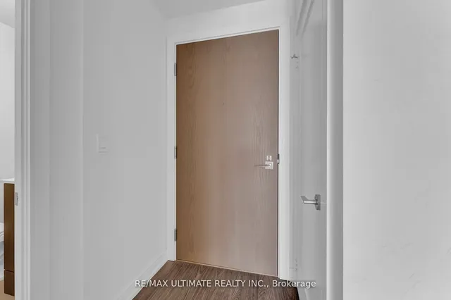 Additional image 9 of 225 Village Green Sq Unit 1006