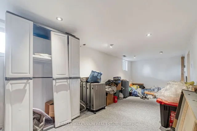 Additional image 32 of 285 BORDEN Ave