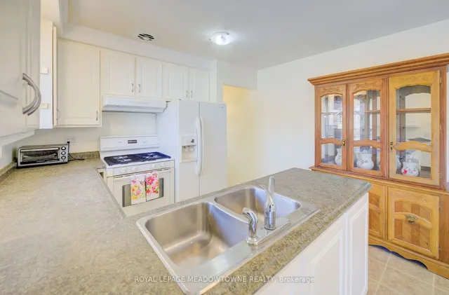 Additional image 11 of 336 Vanier Dr