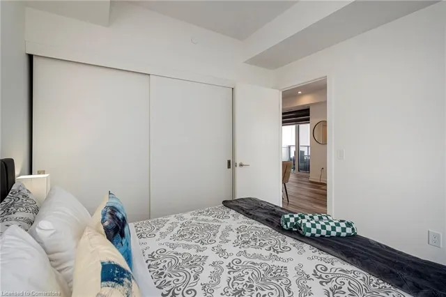 Additional image 31 of 15 Wellington St Unit 612