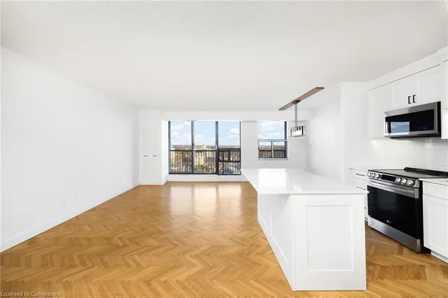 Additional image 11 of 81 Church St Unit 1603