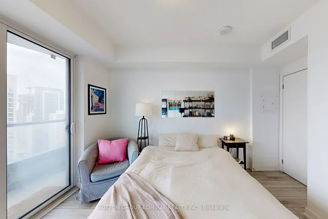 Additional image 19 of 159 Wellesley St Unit 3101