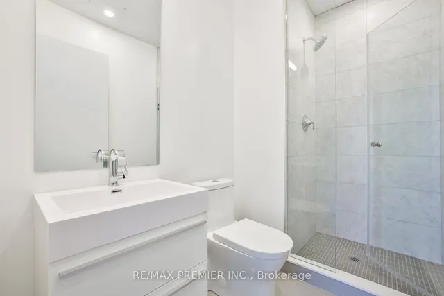 Additional image 13 of 39 Roehampton Ave Unit 3010