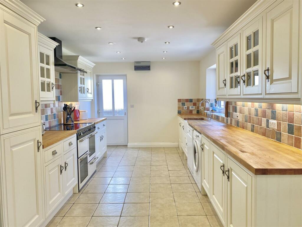 Additional image 22 of Millbatch Close, Meare, Glastonbury