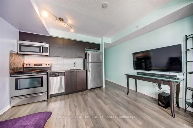 Additional image 4 of 20 Joe Shuster Way Unit 808