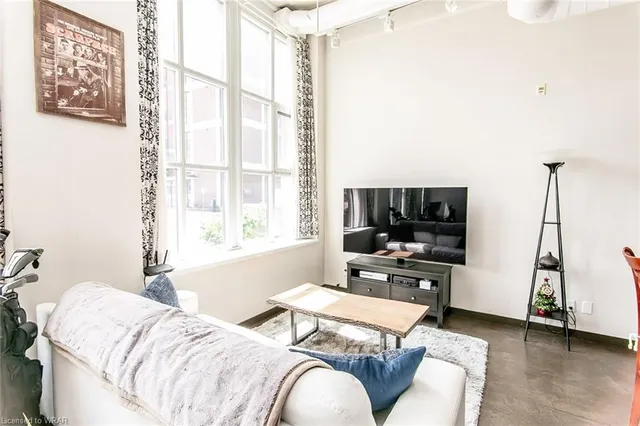 Additional image 19 of 404 King St Unit 117