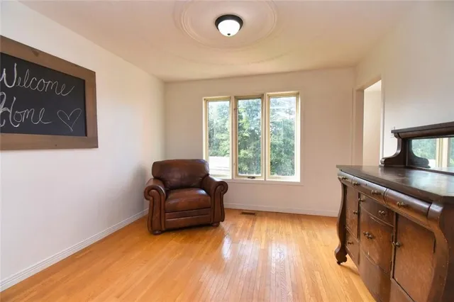 Additional image 12 of 244 MICHENER Cres