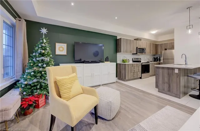 Additional image 17 of 375 Westwood Dr Unit A