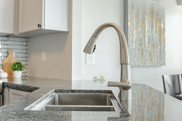 Additional image 8 of 1030 Sheppard Ave Unit 512