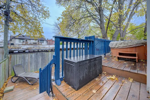 Additional image 34 of 118 College St