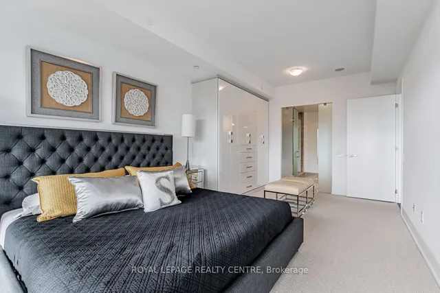 Additional image 20 of 170 Avenue Rd Unit 611