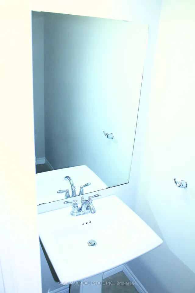 Additional image 12 of 27 Elmbank Tr