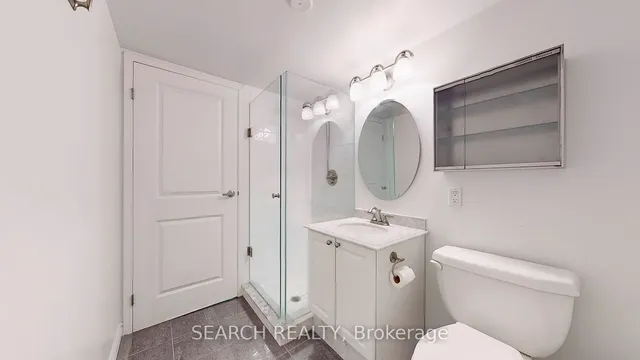 Additional image 21 of 10 Yonge St Unit 413