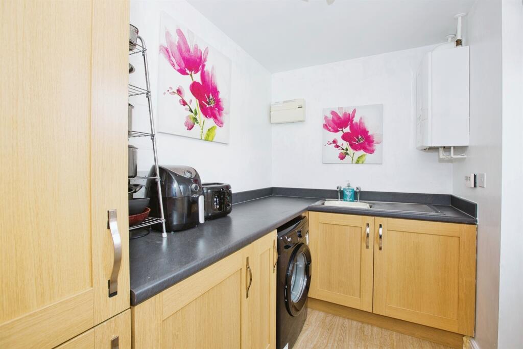 Additional image 4 of Fowen Close, Street