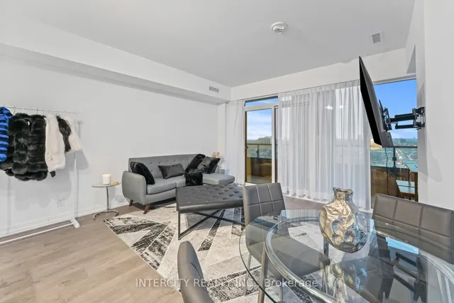 Additional image 8 of 270 Dufferin St Unit 1217