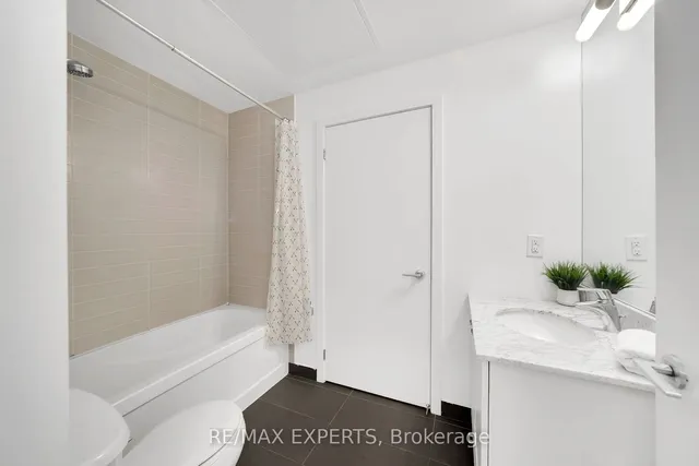 Additional image 14 of 51 East Liberty St Unit 2207