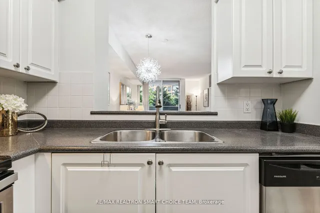 Additional image 15 of 35 Finch Ave Unit 306