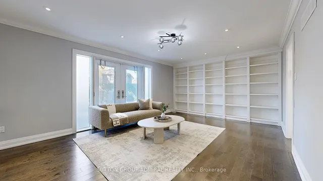 Additional image 29 of 42 Evanston Dr