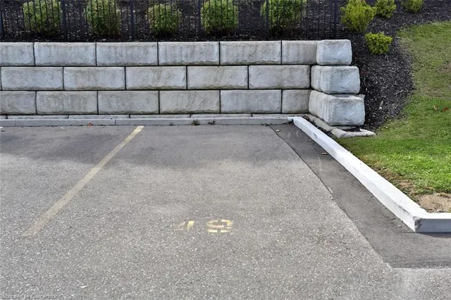 Additional image 24 of 5 Wake Robin Dr Unit 118