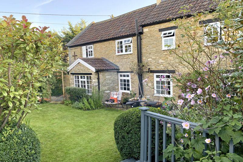 Additional image 15 of Holt